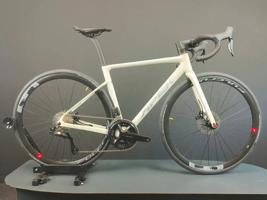 Apex Flare 4 Shimano 105 Di2 White Elephant Racefiets 52cm