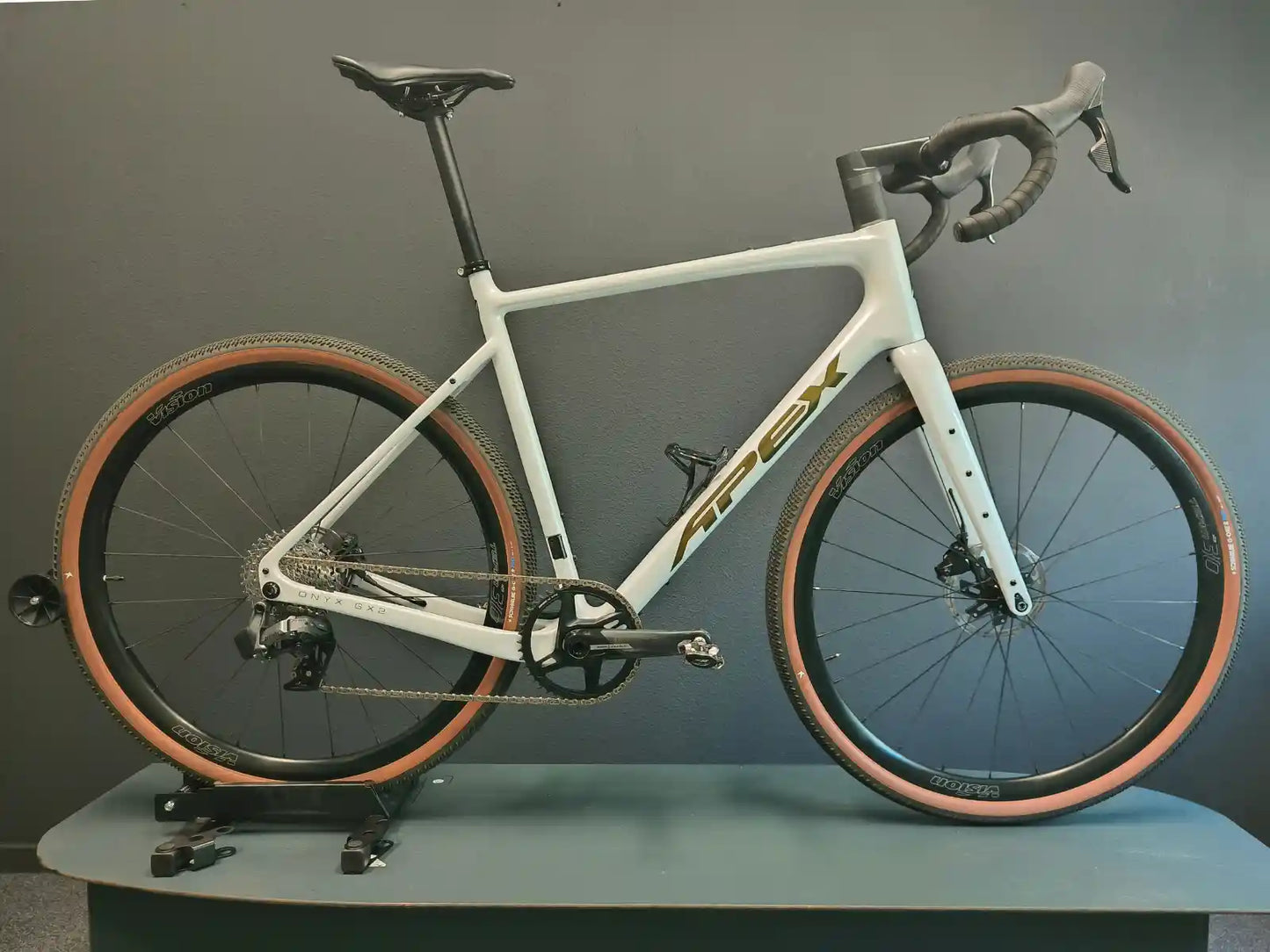 Apex Onyx GR2 SRAM Force/Rival AXS White Gold Gravelbike 58cm Occasion