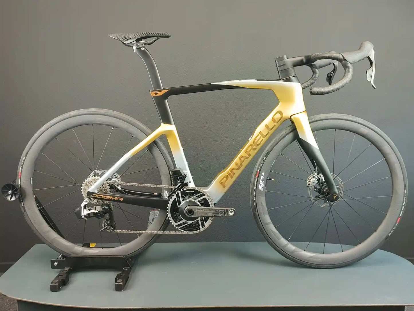 Pinarello Dogma F SRAM RED AXS Molten Sand Racefiets 55cm